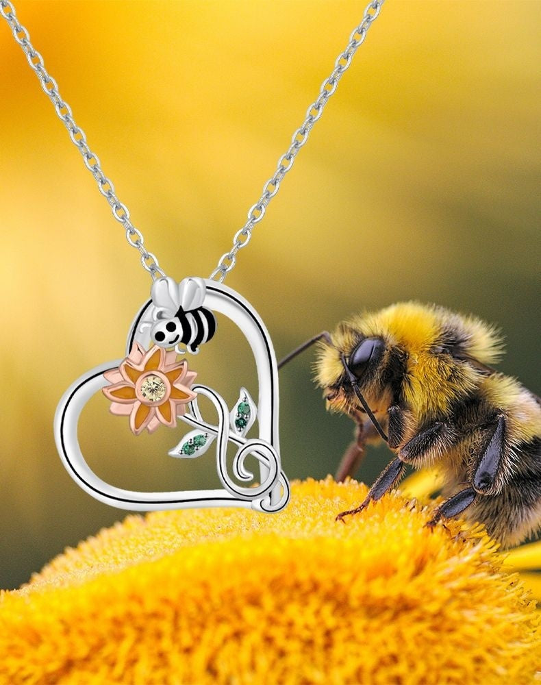 Garden Style Jewelry Bee Style Necklace On Sunflower